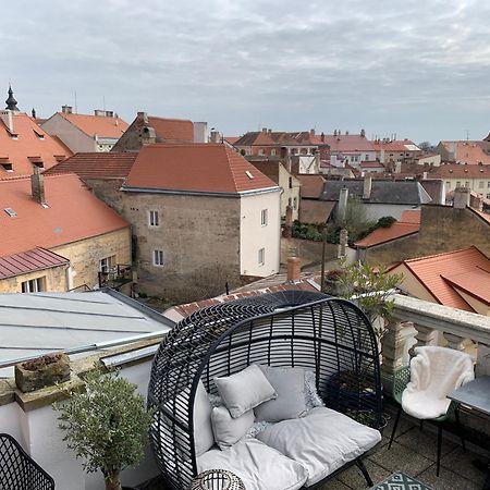 Boutique Apartments U Rolanda, Mikulasske Namesti ズノイモ エクステリア 写真