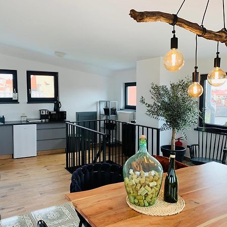 Boutique Apartments U Rolanda, Mikulasske Namesti ズノイモ エクステリア 写真