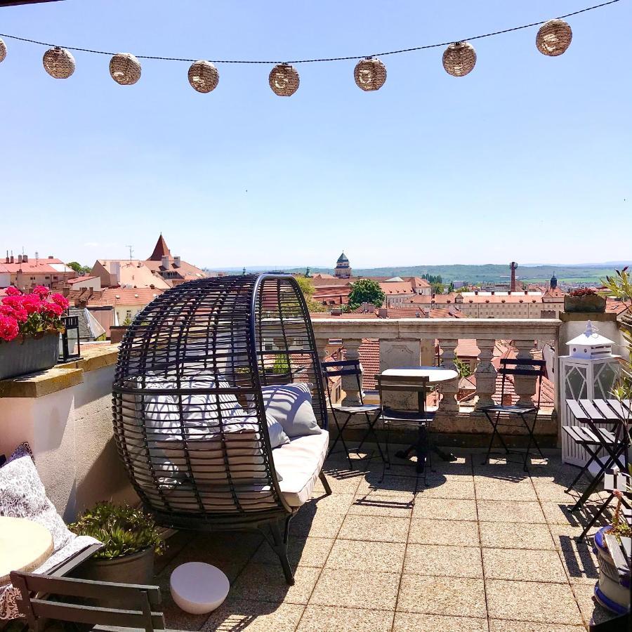 Boutique Apartments U Rolanda, Mikulasske Namesti ズノイモ エクステリア 写真