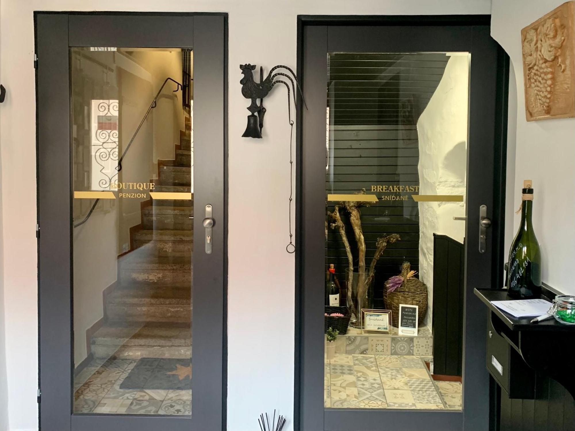 Boutique Apartments U Rolanda, Mikulasske Namesti ズノイモ エクステリア 写真