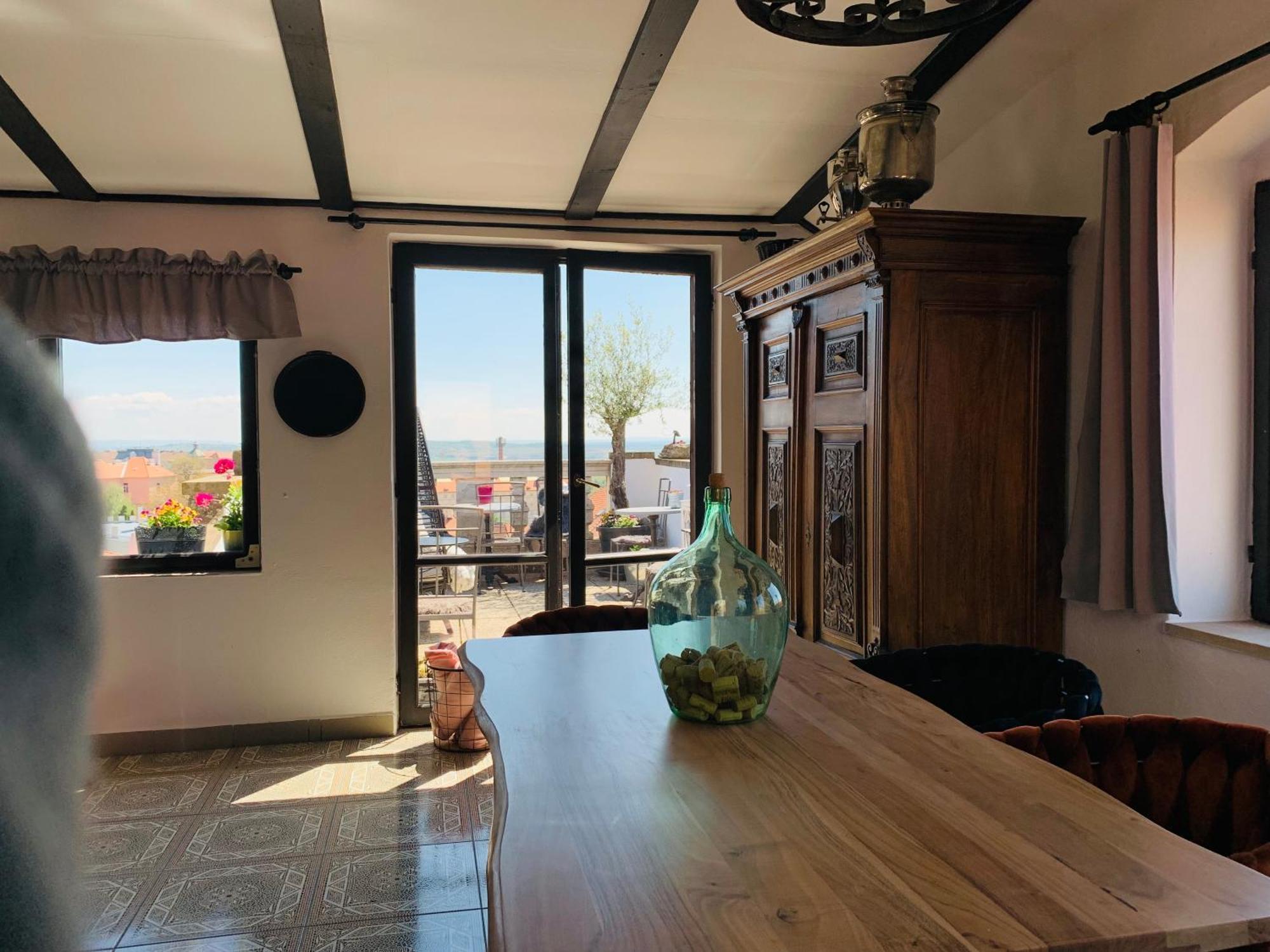 Boutique Apartments U Rolanda, Mikulasske Namesti ズノイモ エクステリア 写真