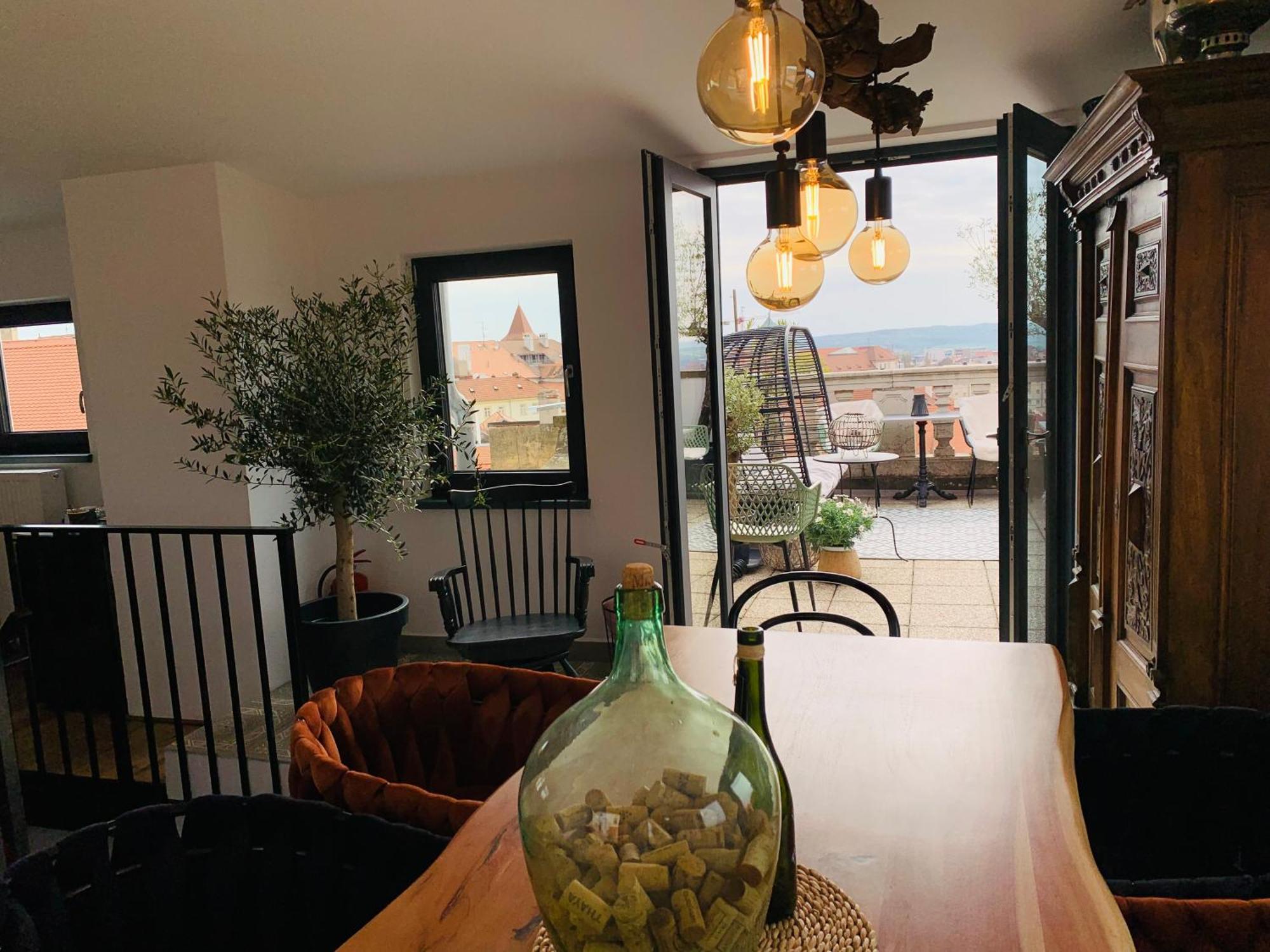 Boutique Apartments U Rolanda, Mikulasske Namesti ズノイモ エクステリア 写真