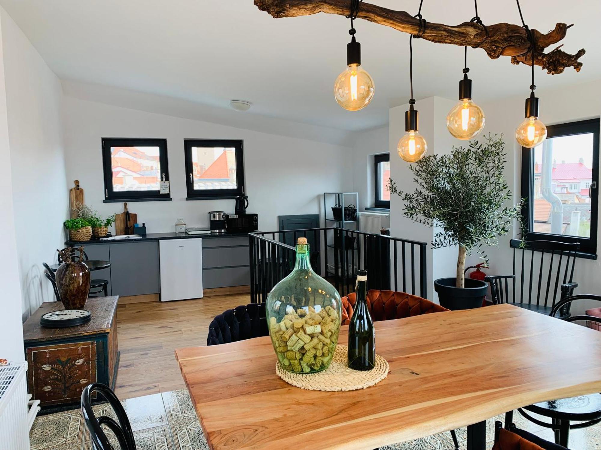 Boutique Apartments U Rolanda, Mikulasske Namesti ズノイモ エクステリア 写真
