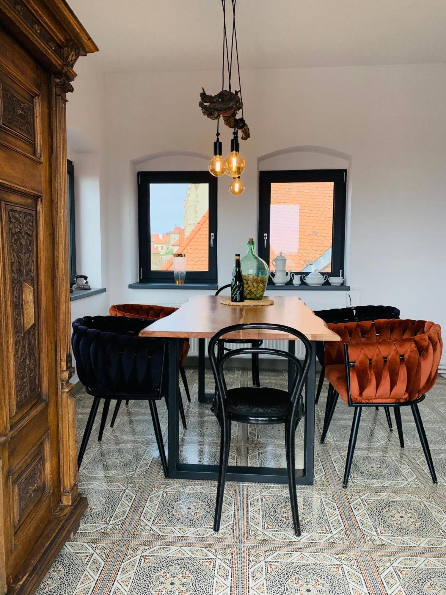 Boutique Apartments U Rolanda, Mikulasske Namesti ズノイモ エクステリア 写真