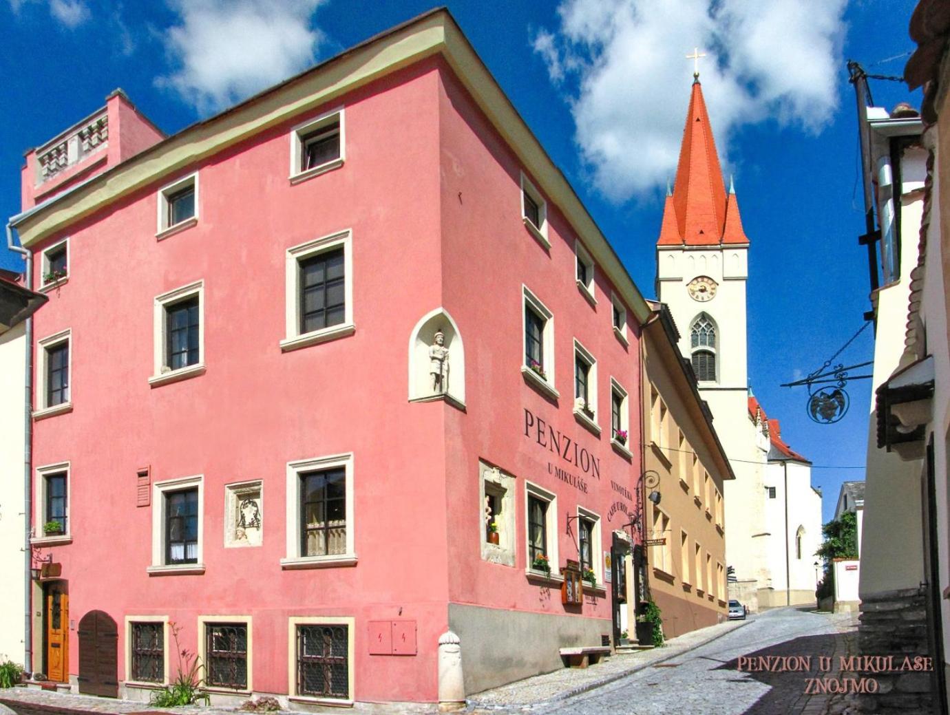 Boutique Apartments U Rolanda, Mikulasske Namesti ズノイモ エクステリア 写真