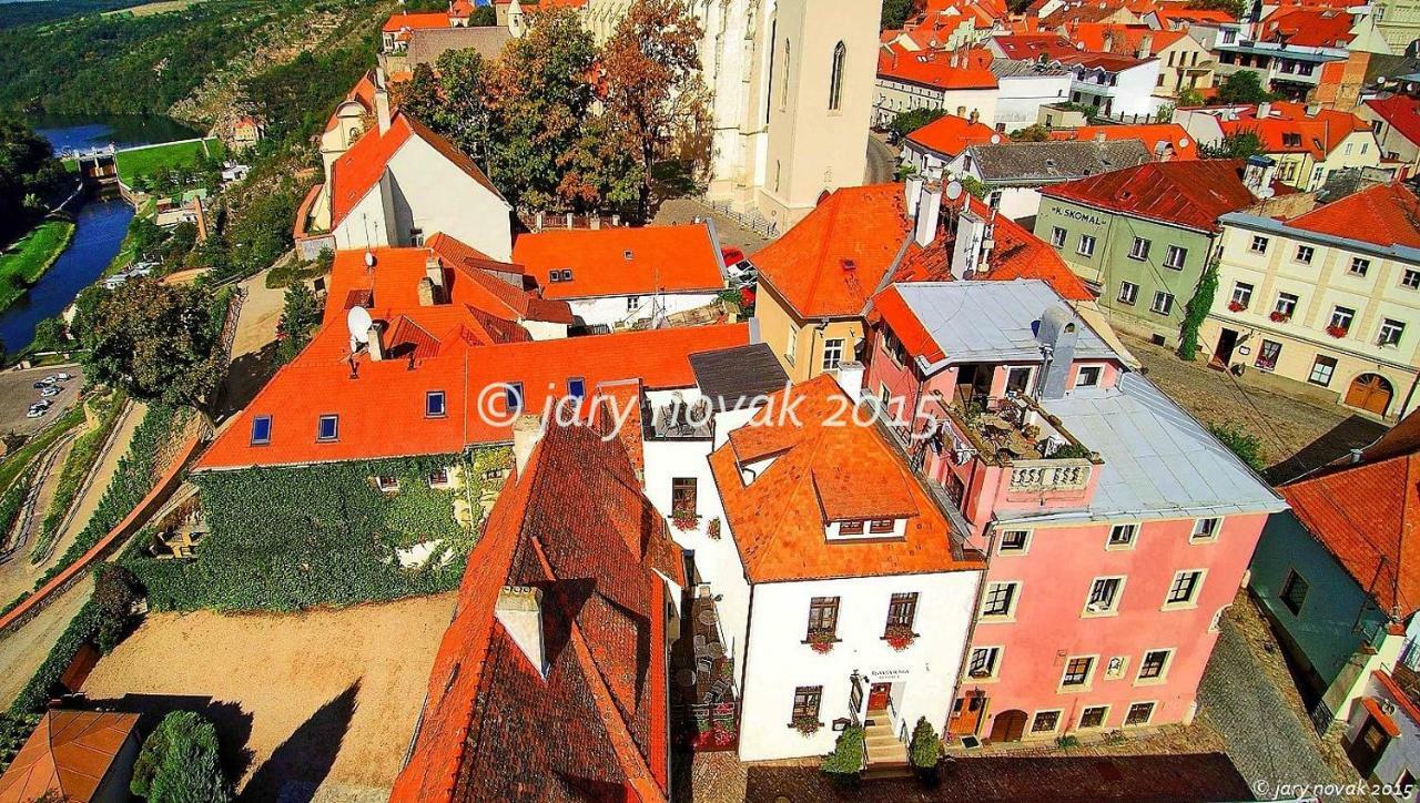 Boutique Apartments U Rolanda, Mikulasske Namesti ズノイモ エクステリア 写真