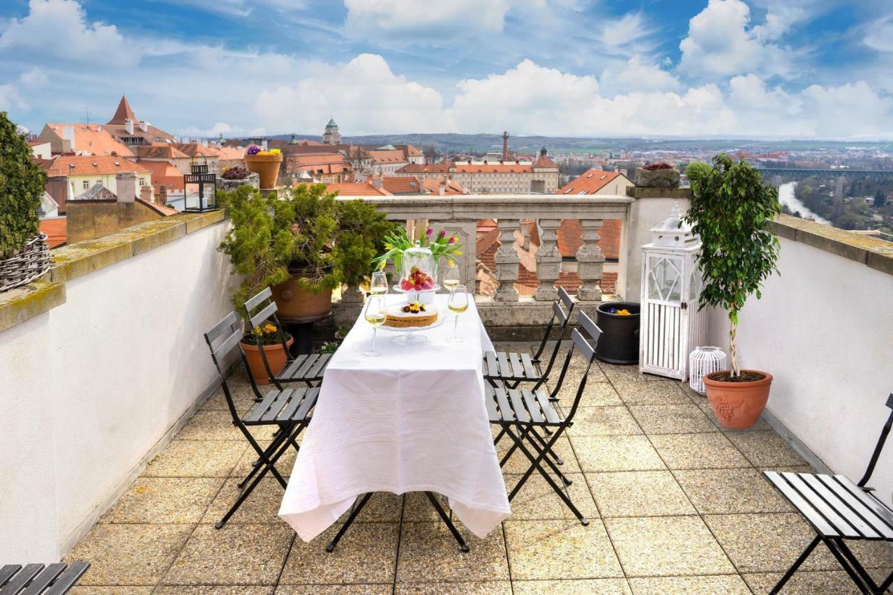 Boutique Apartments U Rolanda, Mikulasske Namesti ズノイモ エクステリア 写真